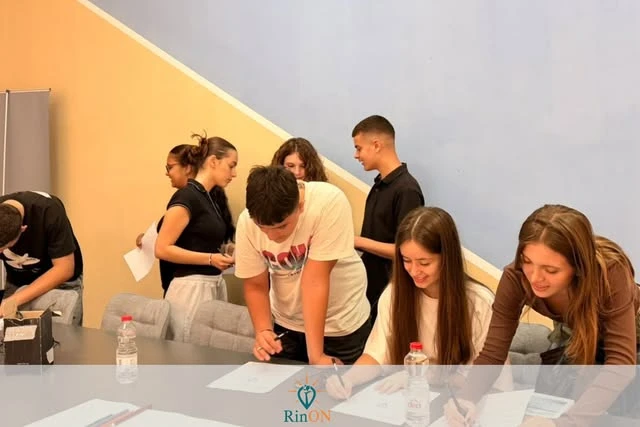 Young people working together at a RinON gathering